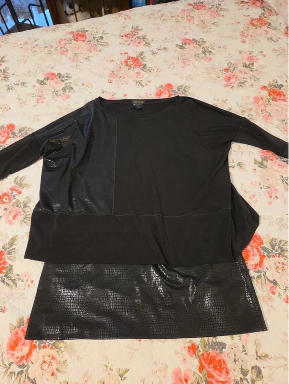 Long sleeved tunic top